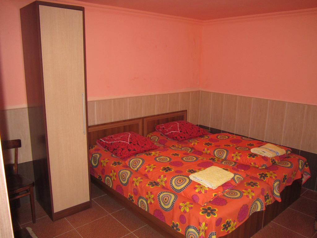 Guesthouse 97 In Batumi Oda fotoğraf